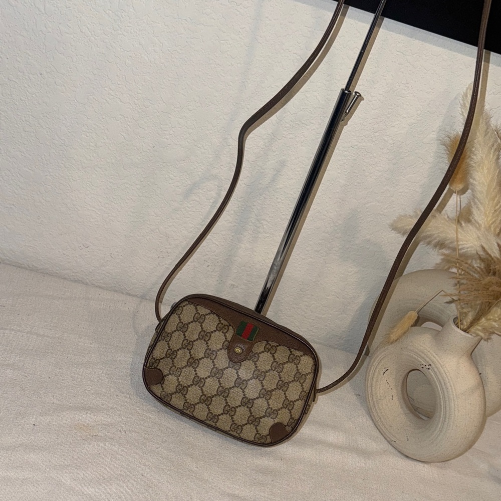Authentic Gucci Shoulder Purse Sherry Bag